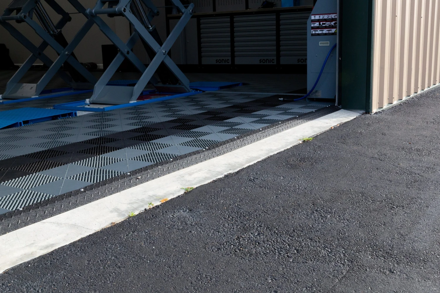 Swisstrax Treadware 2 Swisstrax Treadware - Image 2