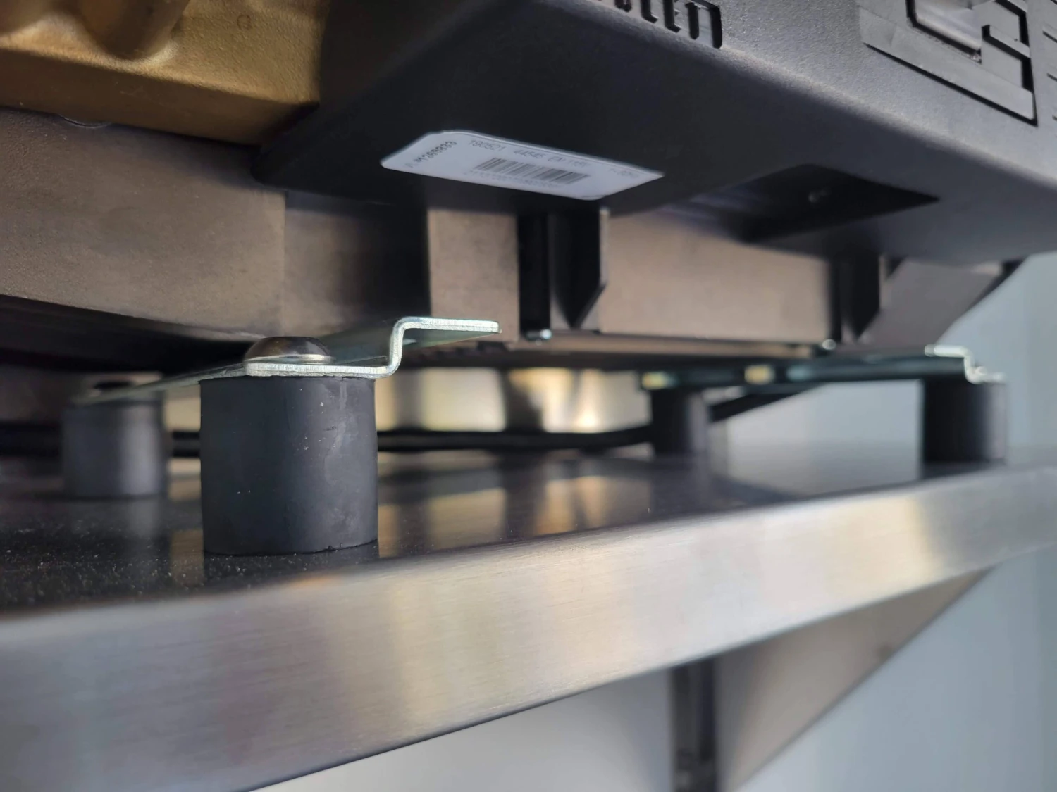 AR630-TSS Shelf Mounting Hardware Kit 4 AR630-TSS Shelf Mounting Hardware Kit - Image 4