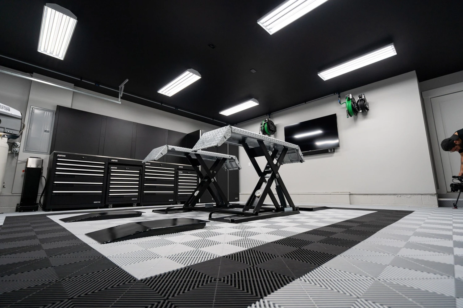 Overhead Lights 5 Overhead Lights - Image 5