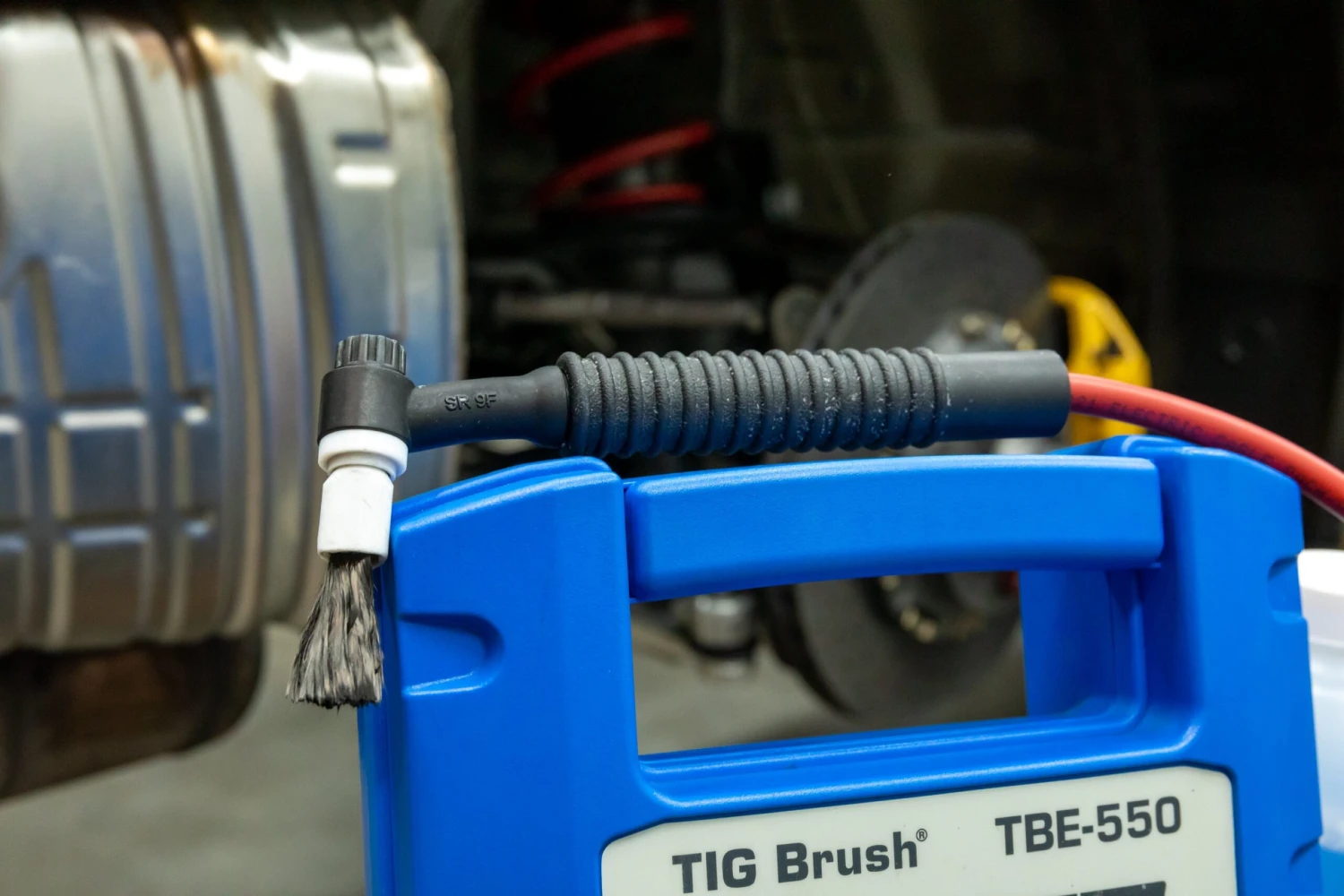 TIG Brush TBE-550 With Flexi Handle Kit 4 TIG Brush TBE-550 With Flexi Handle Kit - Image 4