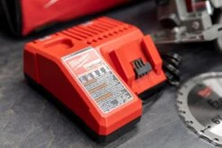 Milwaukee M18™ FUEL™ 6-1/2" Circular Saw 15 Milwaukee M18™ FUEL™ 6-1/2" Circular Saw -Workshop Tools Shop Q4A0159