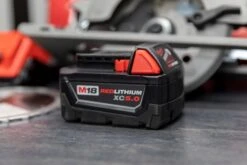 Milwaukee M18™ FUEL™ 6-1/2" Circular Saw 16 Milwaukee M18™ FUEL™ 6-1/2" Circular Saw -Workshop Tools Shop Q4A0160