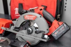 Milwaukee M18™ FUEL™ 6-1/2" Circular Saw 17 Milwaukee M18™ FUEL™ 6-1/2" Circular Saw -Workshop Tools Shop Q4A0161