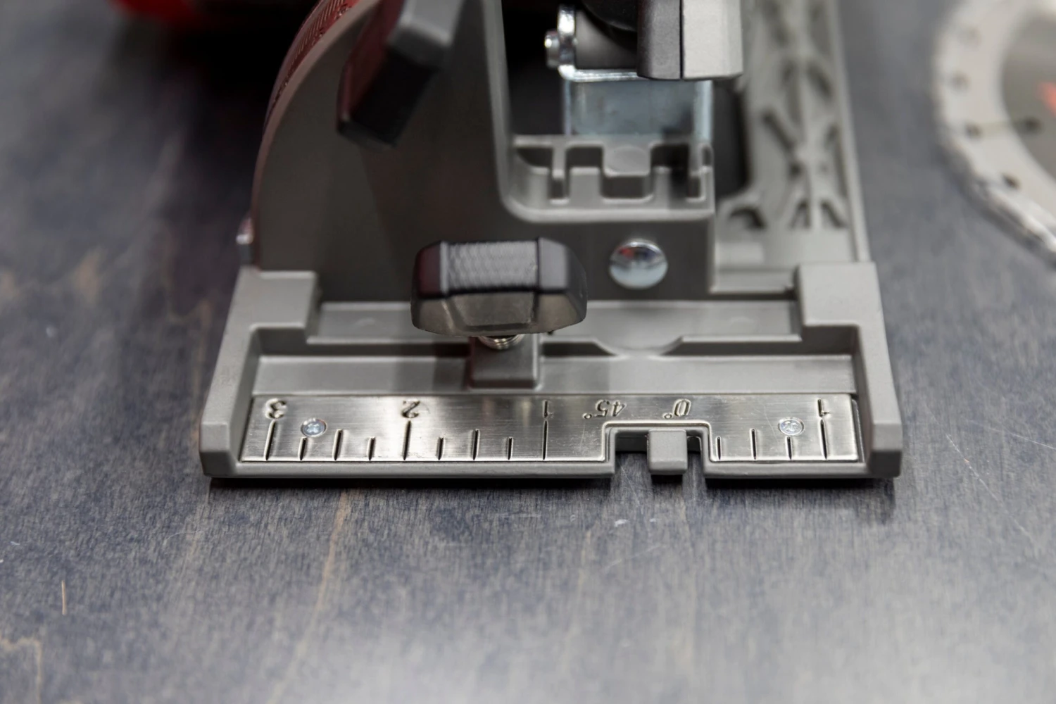 Milwaukee M18™ FUEL™ 6-1/2" Circular Saw 12 Milwaukee M18™ FUEL™ 6-1/2" Circular Saw - Image 12