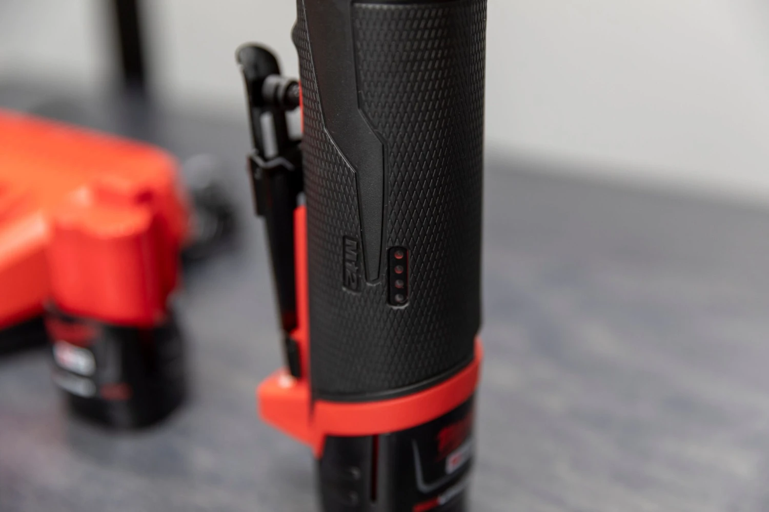 Milwaukee M12™ FUEL™ 1/4" Right Angle Die Grinder 5 Milwaukee M12™ FUEL™ 1/4" Right Angle Die Grinder - Image 5