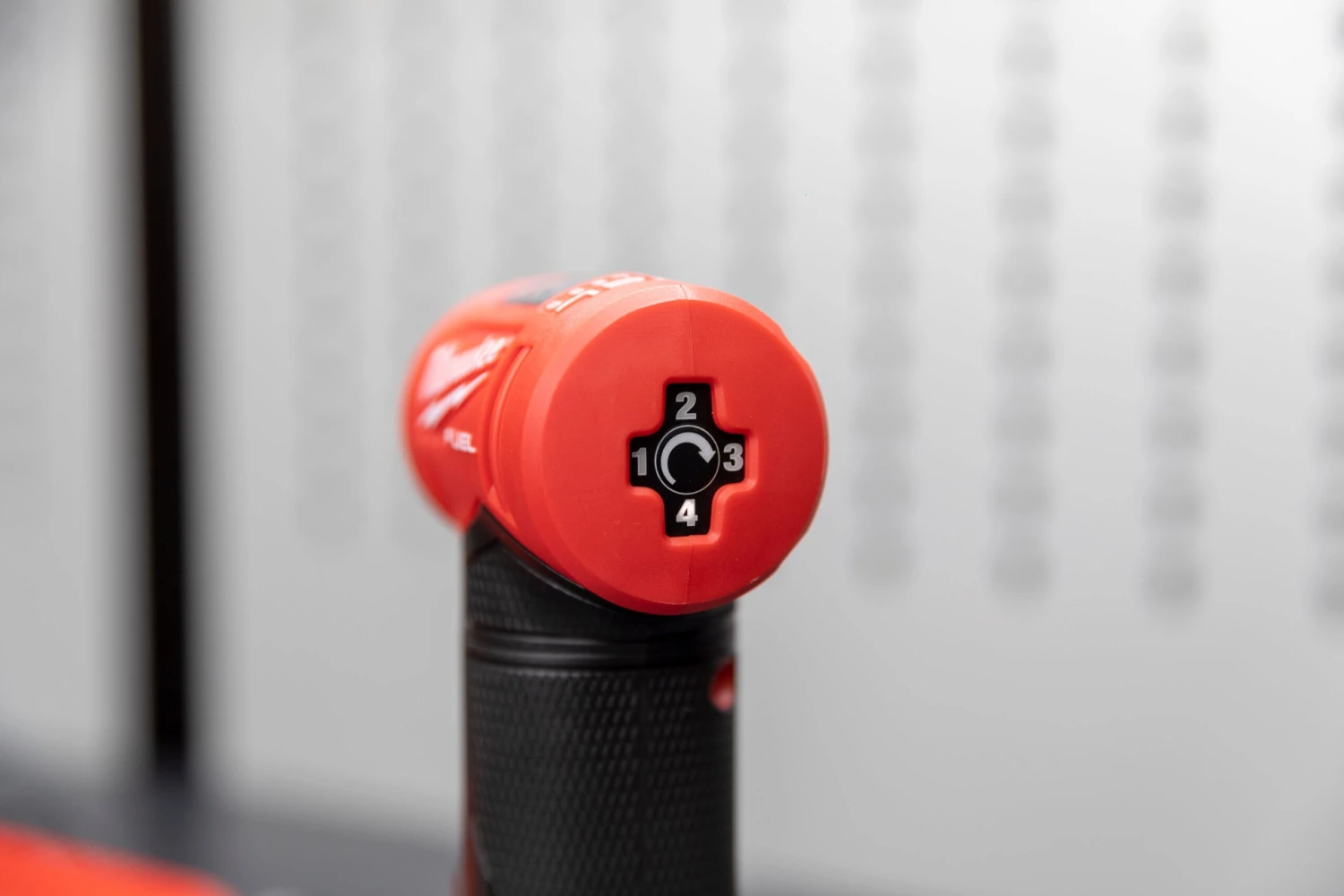 Milwaukee M12™ FUEL™ 1/4" Right Angle Die Grinder 6 Milwaukee M12™ FUEL™ 1/4" Right Angle Die Grinder - Image 6