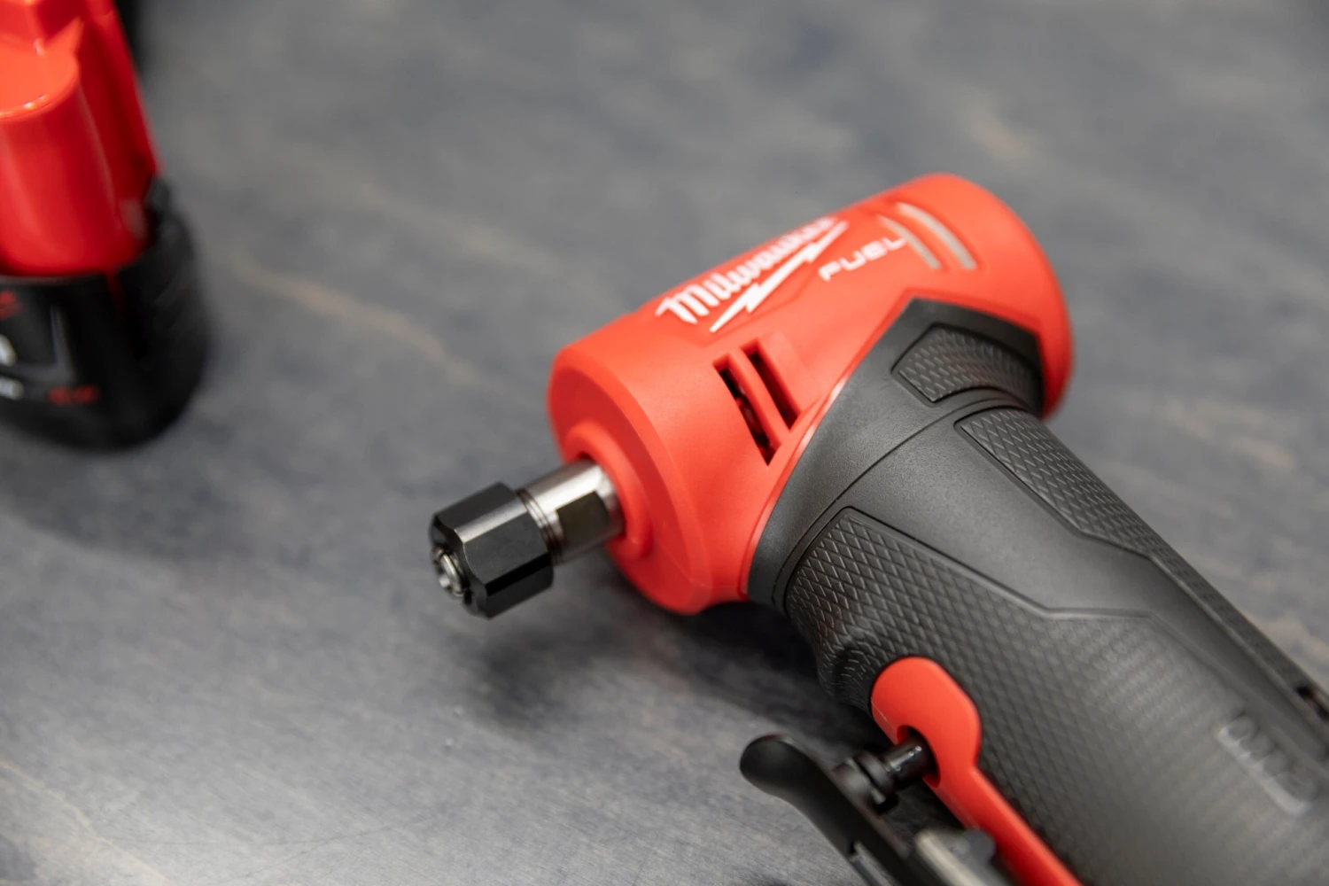 Milwaukee M12™ FUEL™ 1/4" Right Angle Die Grinder 7 Milwaukee M12™ FUEL™ 1/4" Right Angle Die Grinder - Image 7