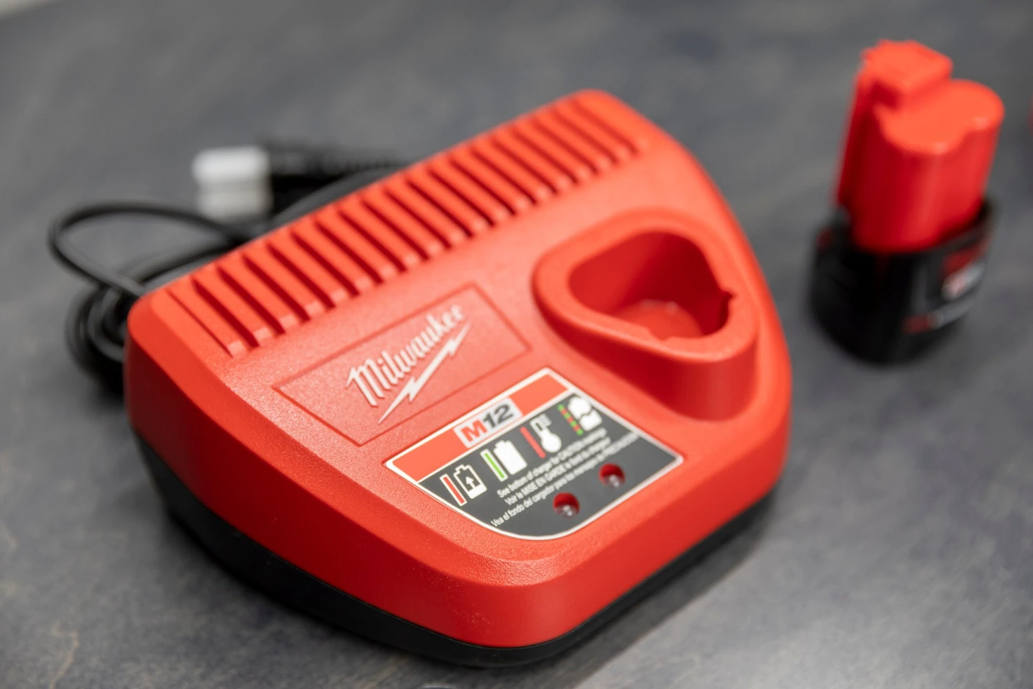 Milwaukee M12™ FUEL™ 1/4" Right Angle Die Grinder 8 Milwaukee M12™ FUEL™ 1/4" Right Angle Die Grinder - Image 8