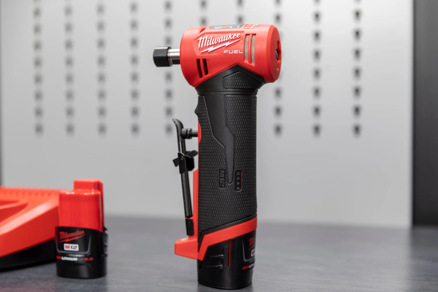 Milwaukee M12™ FUEL™ 1/4" Right Angle Die Grinder 9 Milwaukee M12™ FUEL™ 1/4" Right Angle Die Grinder - Image 9