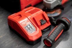 Milwaukee M18™ FUEL™ 4-1/2”-6” Braking Grinder Paddle Switch No-Lock -Workshop Tools Shop Q4A0218
