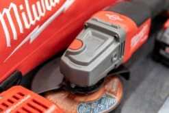 Milwaukee M18™ FUEL™ 4-1/2”-6” Braking Grinder Paddle Switch No-Lock -Workshop Tools Shop Q4A0222
