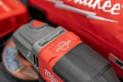 Milwaukee M18™ FUEL™ 4-1/2”-6” Braking Grinder Paddle Switch No-Lock -Workshop Tools Shop Q4A0224