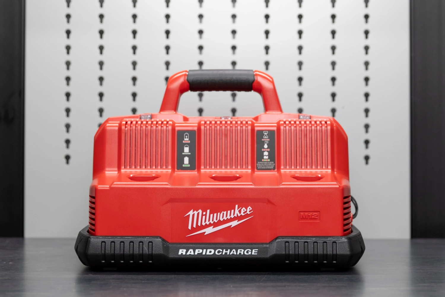 Milwaukee M18™ & M12™ Rapid Charge Station 3 Milwaukee M18™ & M12™ Rapid Charge Station - Image 3