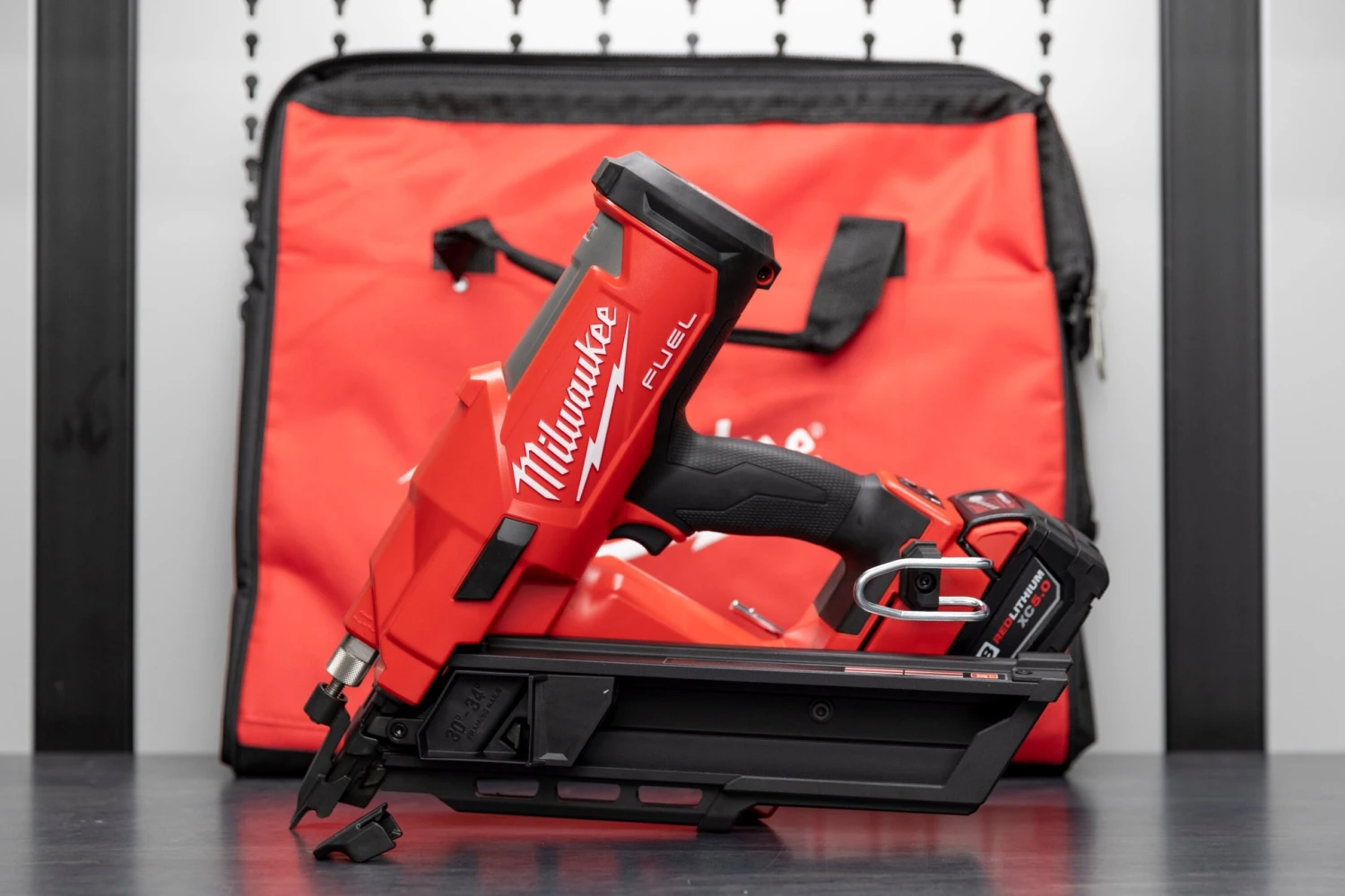 Milwaukee M18 FUEL™ 30 Degree Framing Nailer 1 Milwaukee M18 FUEL™ 30 Degree Framing Nailer