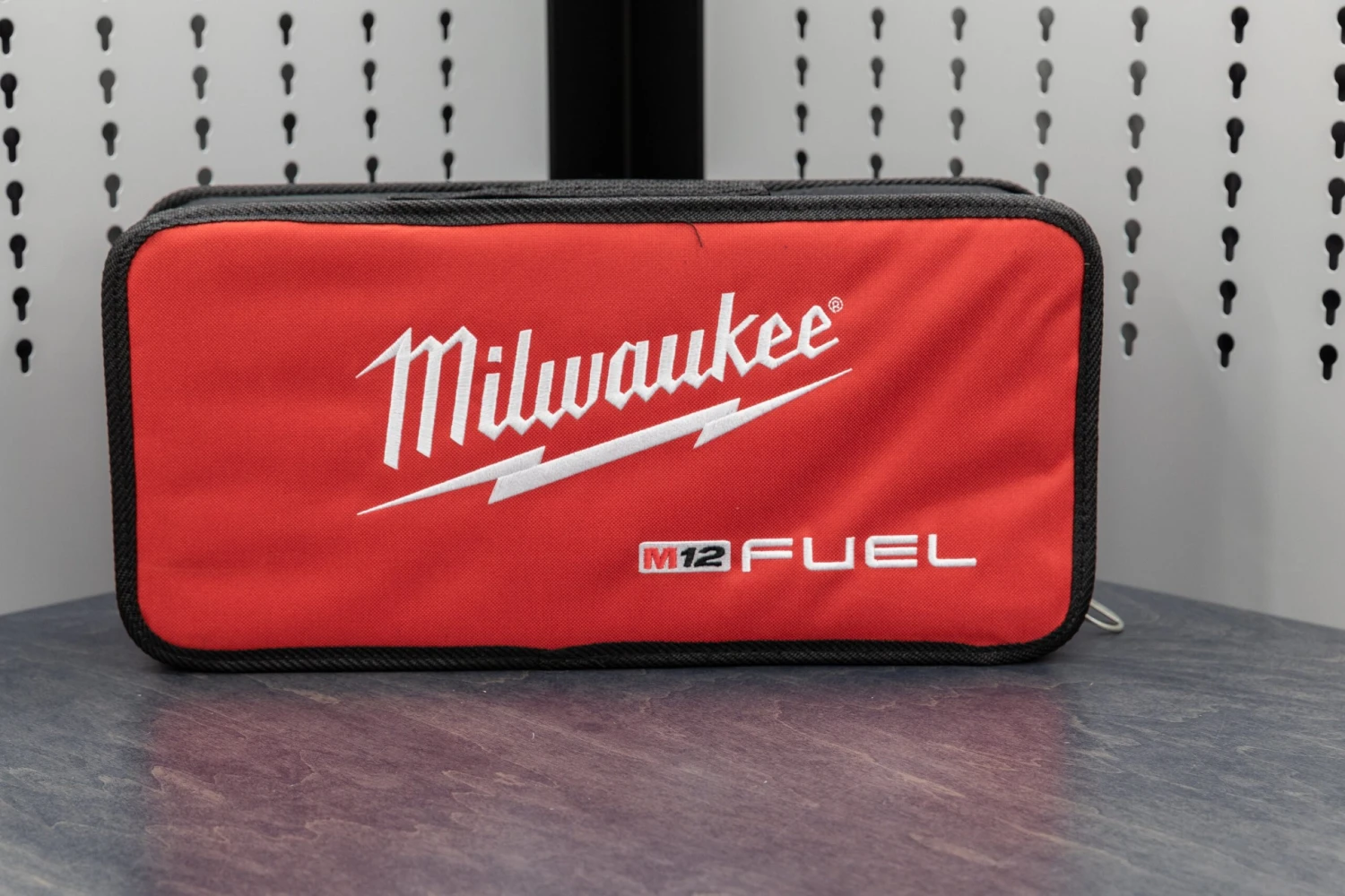 Milwaukee M12™ FUEL™ 1/2" Right Angle Impact Wrench 2 Milwaukee M12™ FUEL™ 1/2" Right Angle Impact Wrench - Image 2