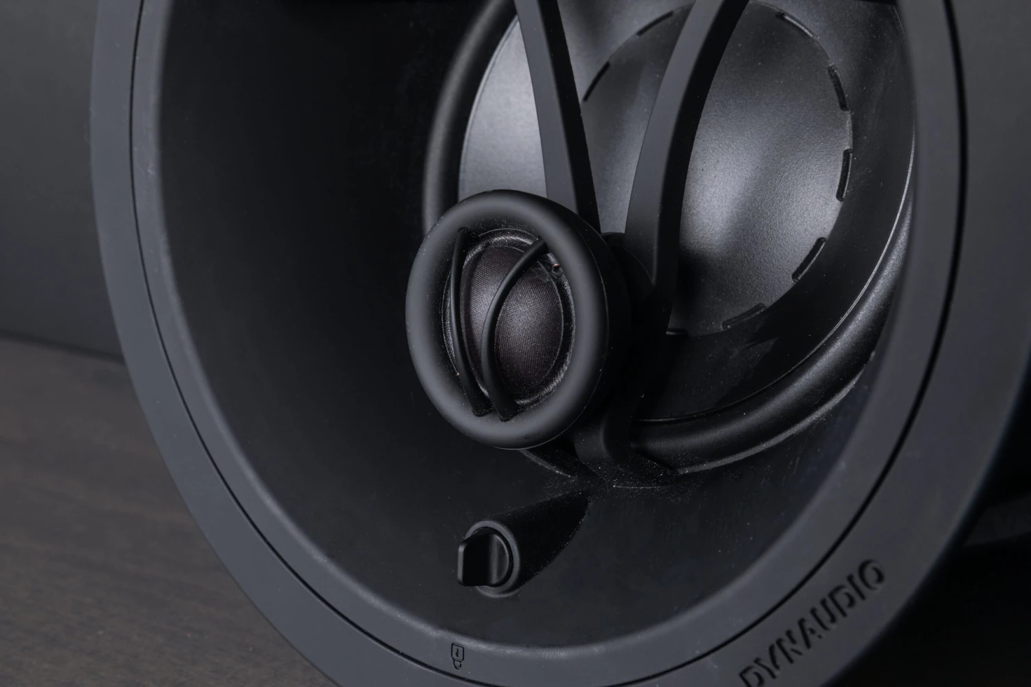 Dynaudio Studio Series 2 Way In-Ceiling 4 Dynaudio Studio Series 2 Way In-Ceiling - Image 4