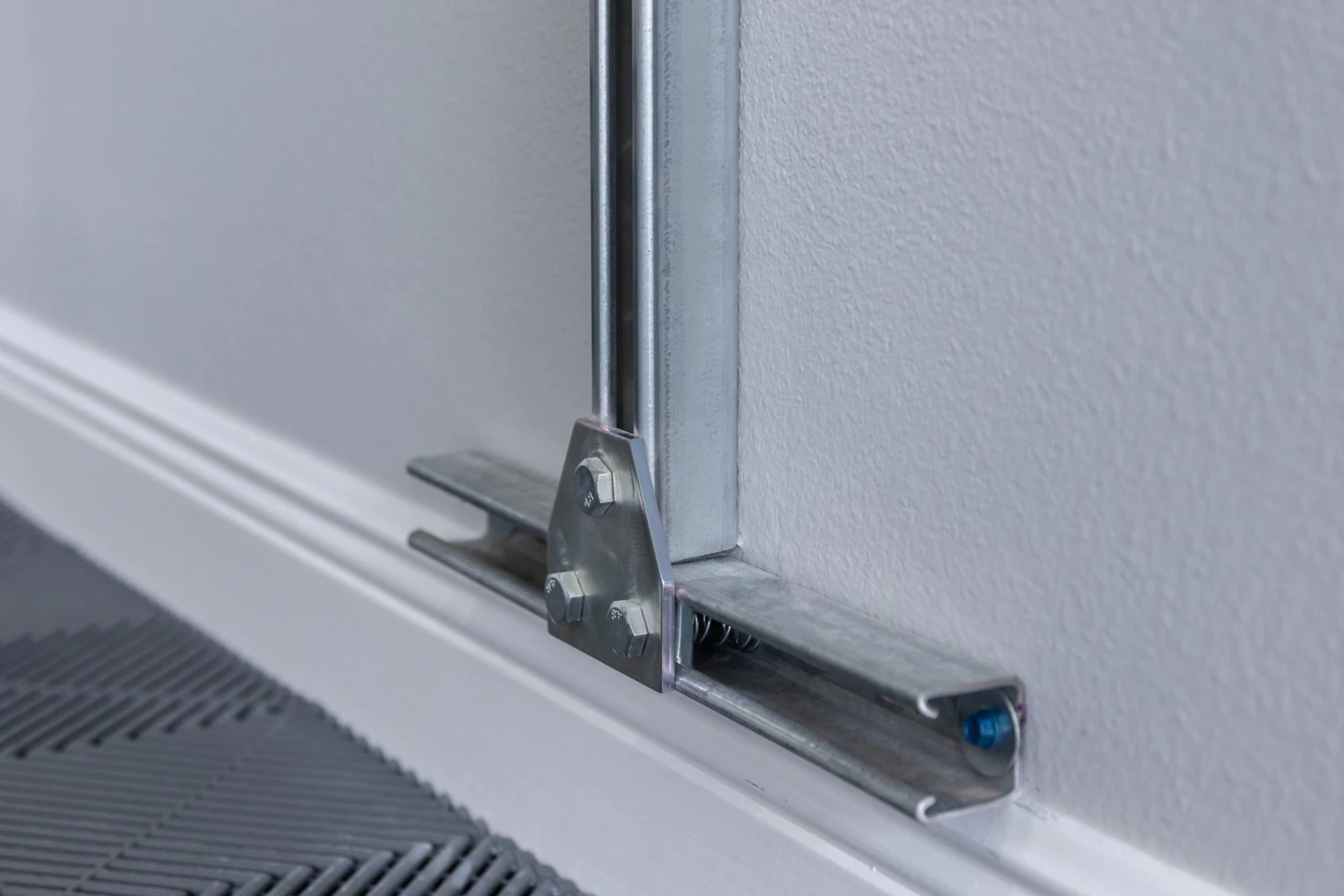 The Lift - Top Shelf Storage Solutions 9 The Lift - Top Shelf Storage Solutions - Image 9