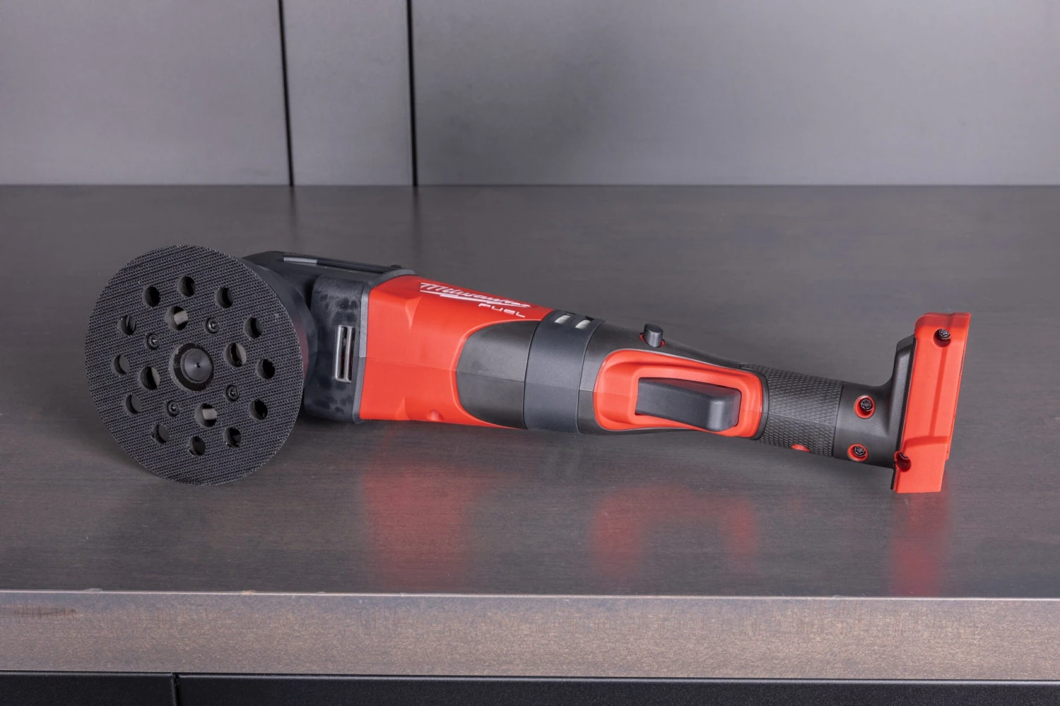 Milwaukee M18™ FUEL 15mm Random Orbital Polisher 3 Milwaukee M18™ FUEL 15mm Random Orbital Polisher - Image 3