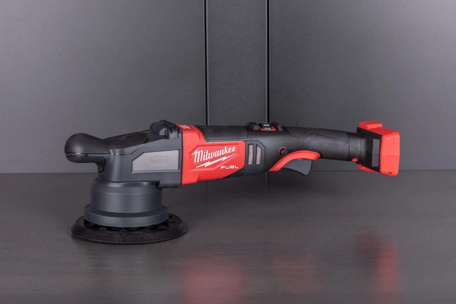 Milwaukee M18™ FUEL 21mm Random Orbital Polisher 1 Milwaukee M18™ FUEL 21mm Random Orbital Polisher