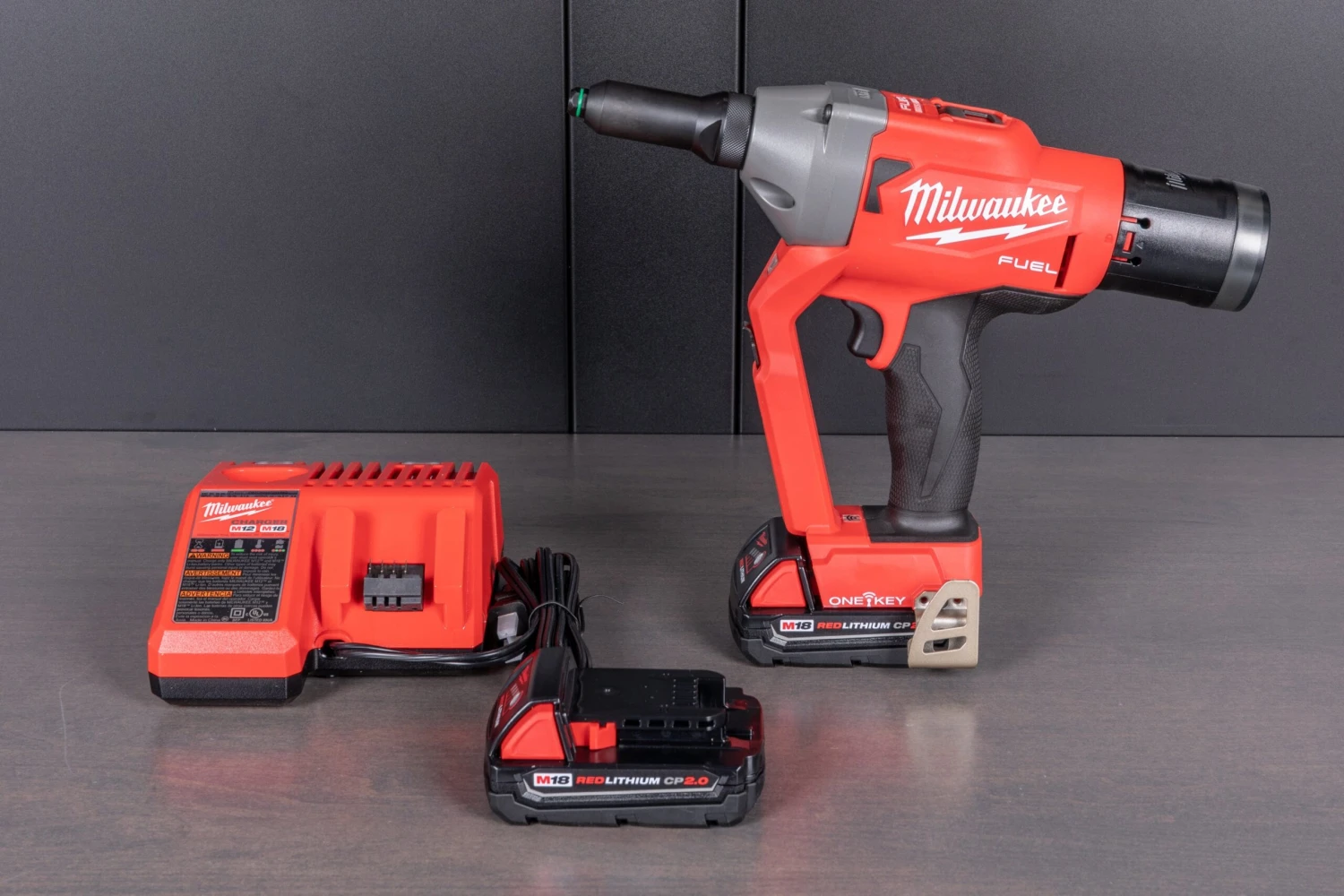 Milwaukee M18 FUEL™ 1/4" Blind Rivet Tool W/ ONE-KEY™ 1 Milwaukee M18 FUEL™ 1/4" Blind Rivet Tool W/ ONE-KEY™