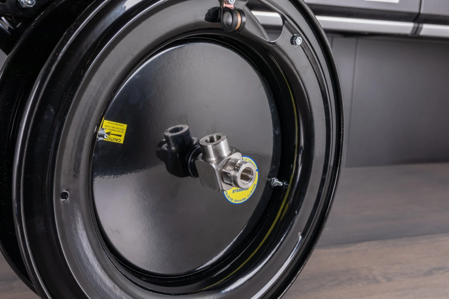 Compressed Air Hose Reel Package 4 Compressed Air Hose Reel Package - Image 4