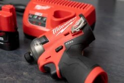 Milwaukee M12™ FUEL™ SURGE™ 1/4" Hex Hydraulic Impact Driver 21 Milwaukee M12™ FUEL™ SURGE™ 1/4" Hex Hydraulic Impact Driver -Workshop Tools Shop Q4A9427