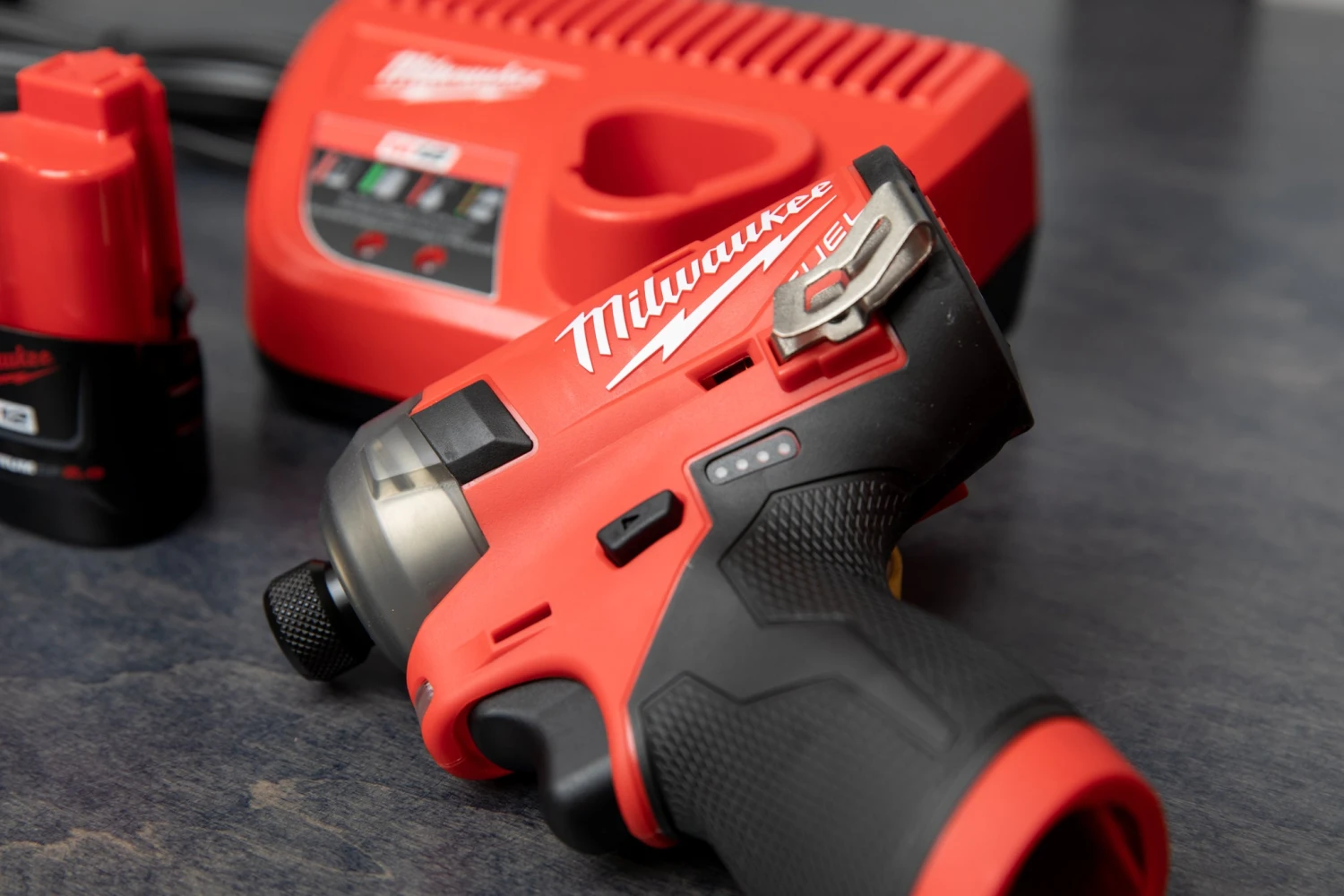 Milwaukee M12™ FUEL™ SURGE™ 1/4" Hex Hydraulic Impact Driver 6 Milwaukee M12™ FUEL™ SURGE™ 1/4" Hex Hydraulic Impact Driver - Image 6