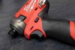 Milwaukee M12™ FUEL™ SURGE™ 1/4" Hex Hydraulic Impact Driver 27 Milwaukee M12™ FUEL™ SURGE™ 1/4" Hex Hydraulic Impact Driver -Workshop Tools Shop Q4A9433