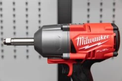 Milwaukee M18™ FUEL™ 1/2” Ext. Anvil Impact Wrench W/ONE-KEY™ 29 Milwaukee M18™ FUEL™ 1/2” Ext. Anvil Impact Wrench W/ONE-KEY™ -Workshop Tools Shop Q4A9518