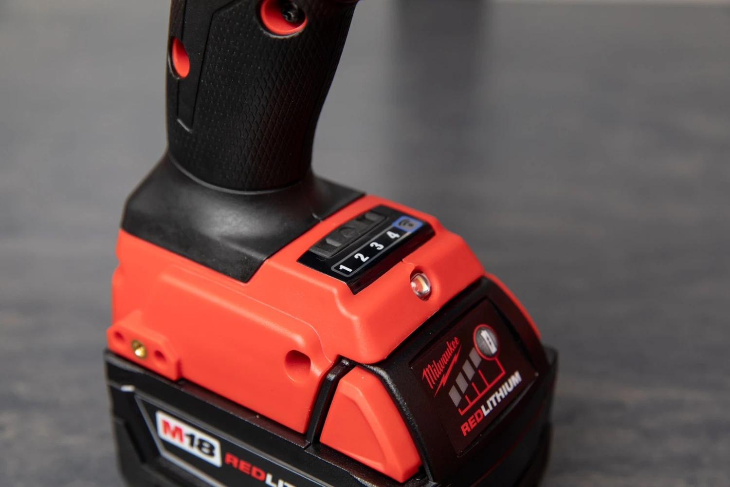 Milwaukee M18™ FUEL™ 1/2” Ext. Anvil Impact Wrench W/ONE-KEY™ 14 Milwaukee M18™ FUEL™ 1/2” Ext. Anvil Impact Wrench W/ONE-KEY™ - Image 14
