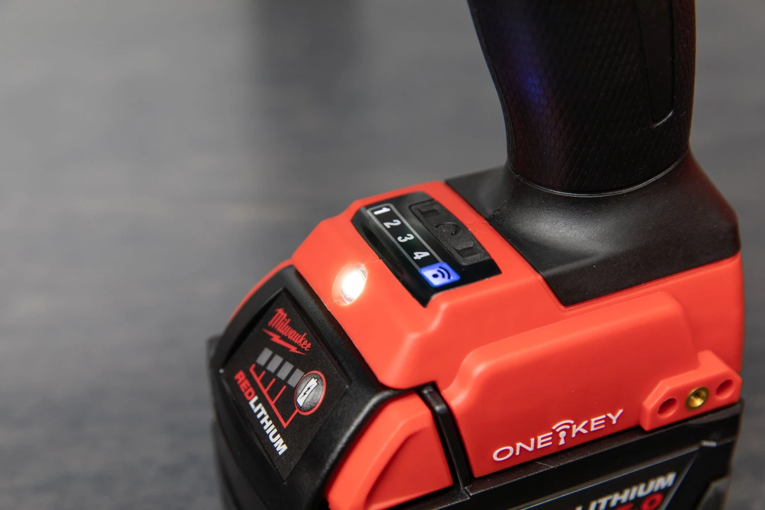 Milwaukee M18™ FUEL™ 1/2” Ext. Anvil Impact Wrench W/ONE-KEY™ 17 Milwaukee M18™ FUEL™ 1/2” Ext. Anvil Impact Wrench W/ONE-KEY™ - Image 17