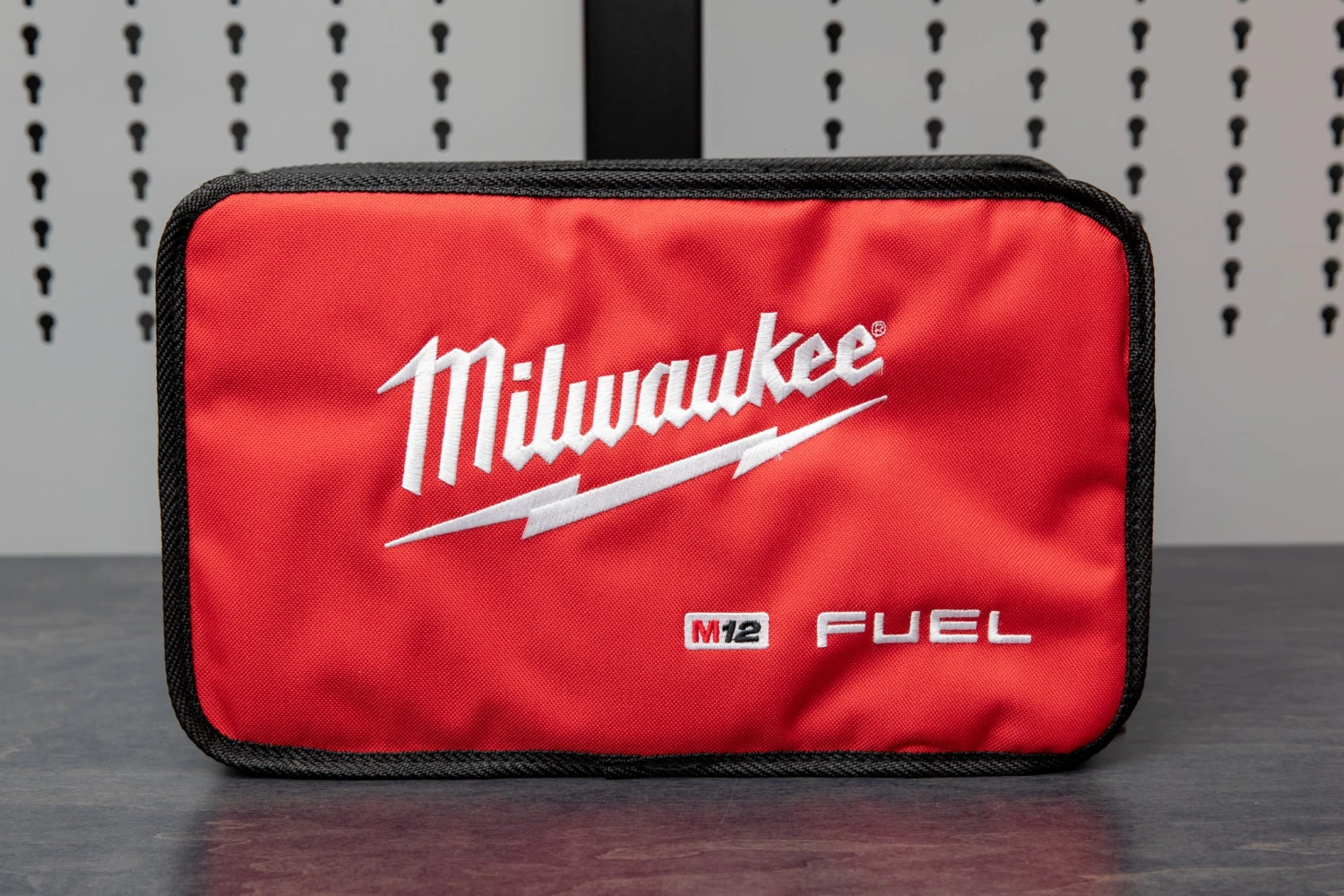 Milwaukee M12™ FUEL™ 3/8" Stubby Impact Wrench 4 Milwaukee M12™ FUEL™ 3/8" Stubby Impact Wrench - Image 4