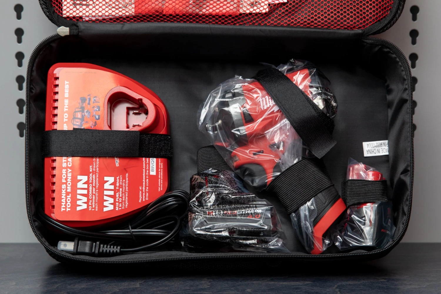 Milwaukee M12™ FUEL™ 3/8" Stubby Impact Wrench 5 Milwaukee M12™ FUEL™ 3/8" Stubby Impact Wrench - Image 5
