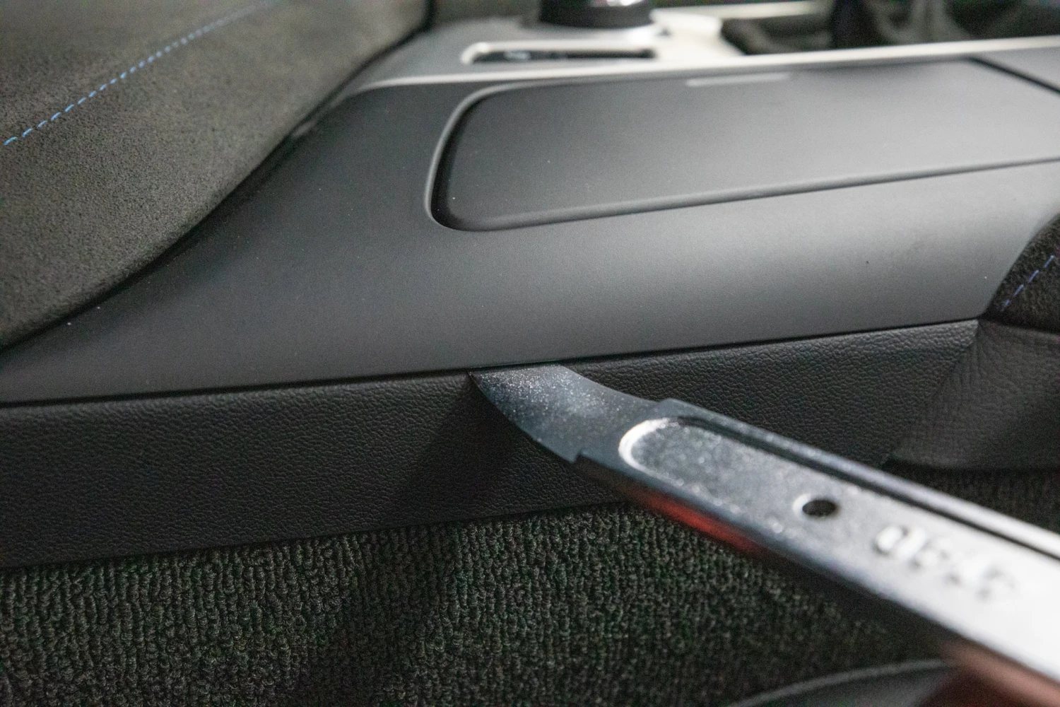 Pry / Skin Wedge Tool 7 Pry / Skin Wedge Tool - Image 7