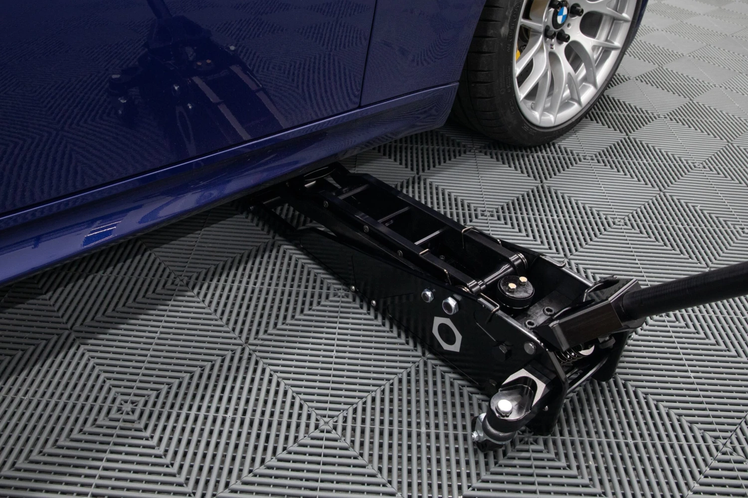 Obsessed Garage Car Jack By Pit Boss 11 Obsessed Garage Car Jack By Pit Boss - Image 11