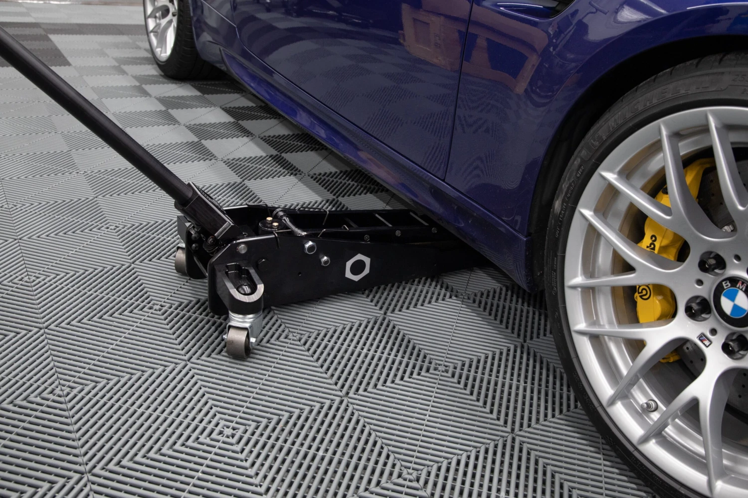 Obsessed Garage Car Jack By Pit Boss 12 Obsessed Garage Car Jack By Pit Boss - Image 12