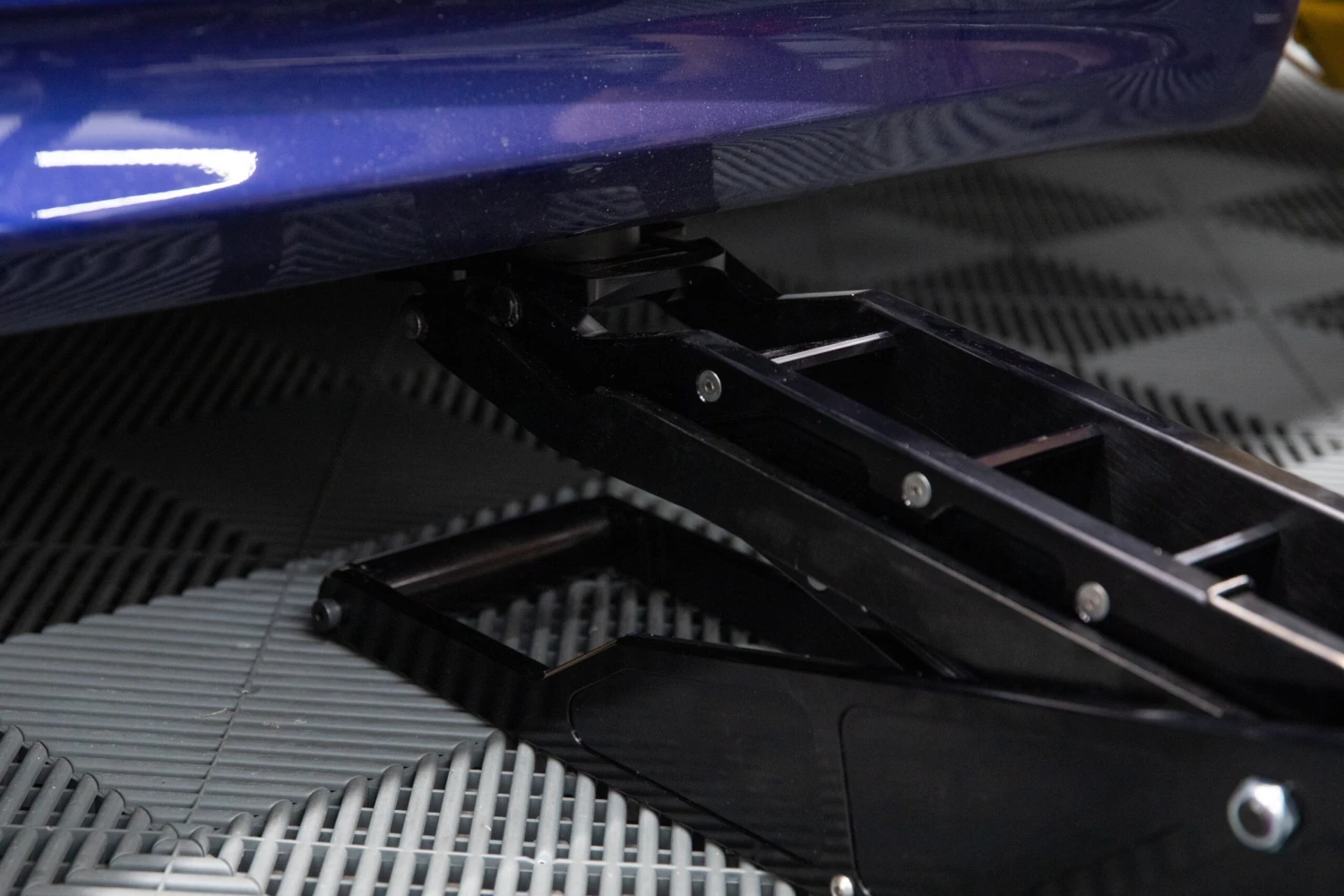 Obsessed Garage Car Jack By Pit Boss 4 Obsessed Garage Car Jack By Pit Boss - Image 4